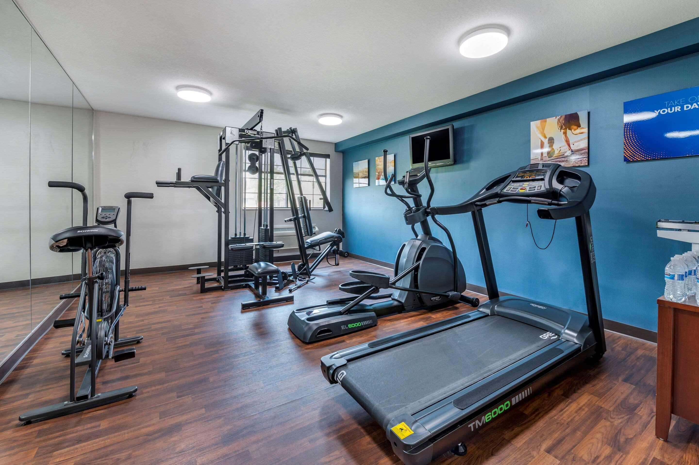 Comfort Inn & Suites Napoleon Ngoại thất bức ảnh