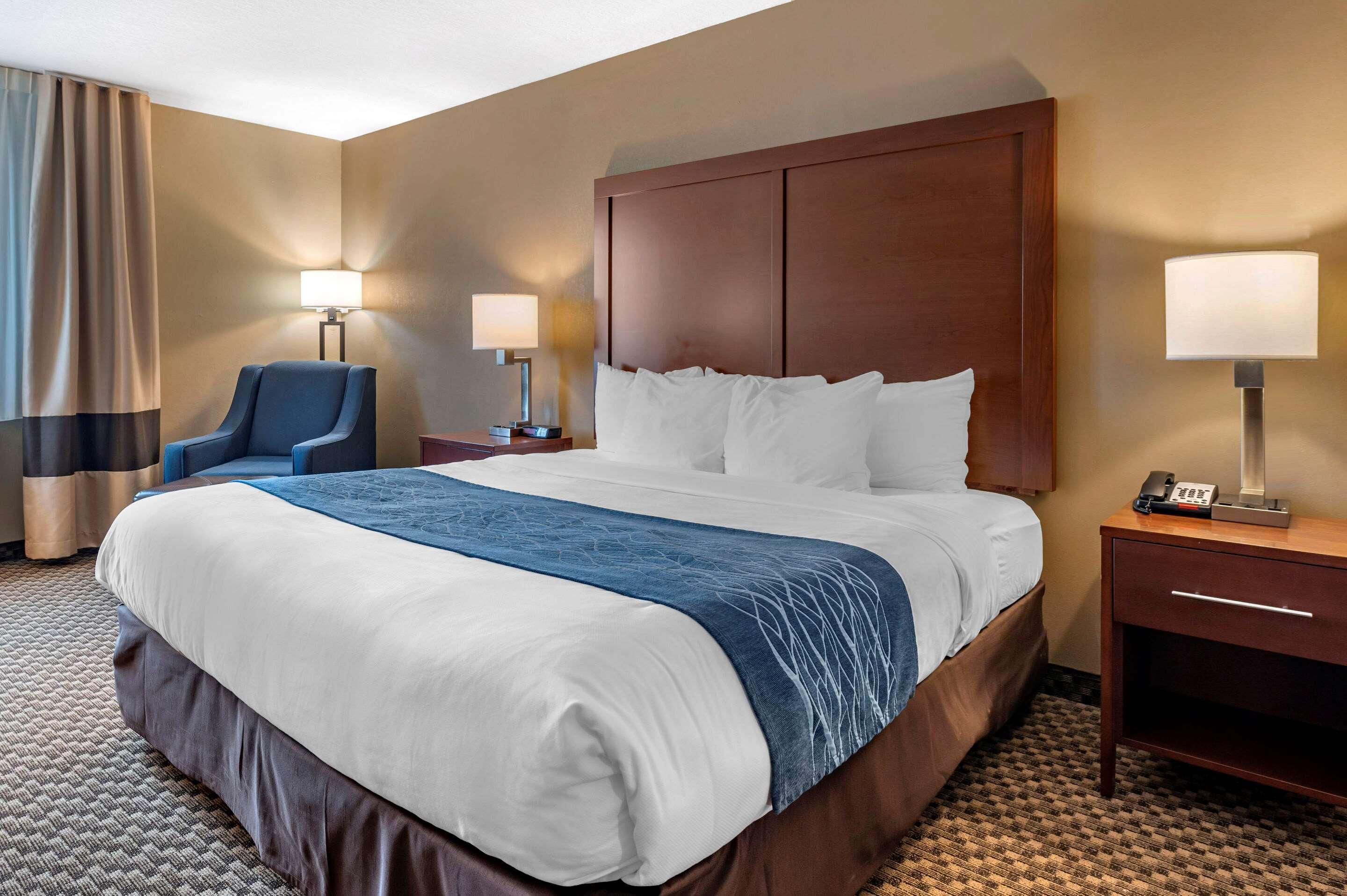 Comfort Inn & Suites Napoleon Ngoại thất bức ảnh