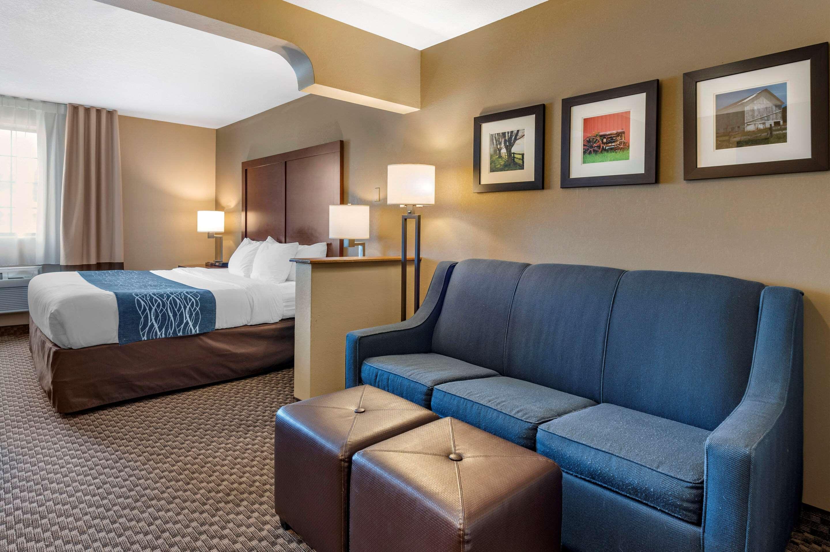 Comfort Inn & Suites Napoleon Ngoại thất bức ảnh