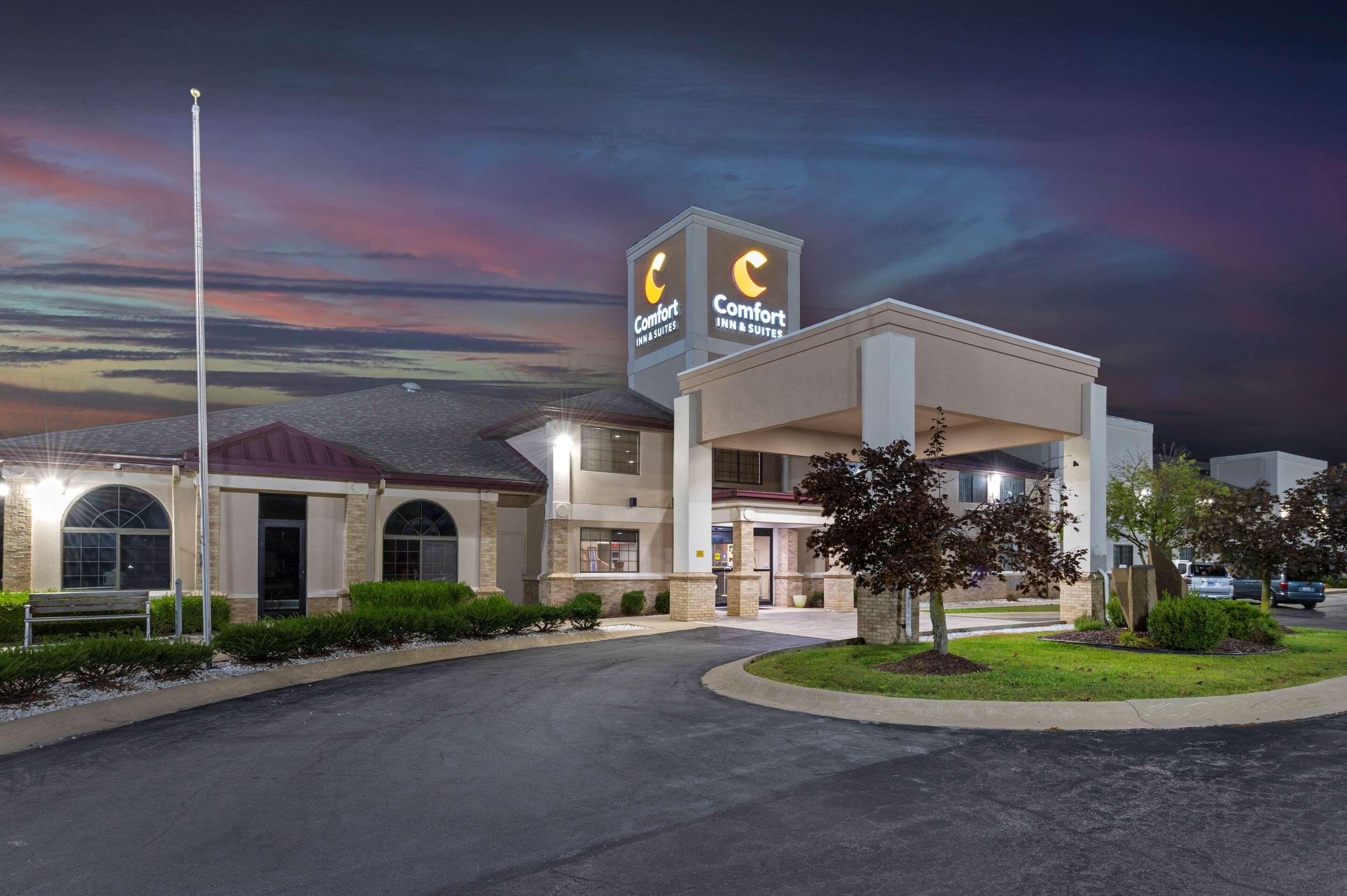 Comfort Inn & Suites Napoleon Ngoại thất bức ảnh