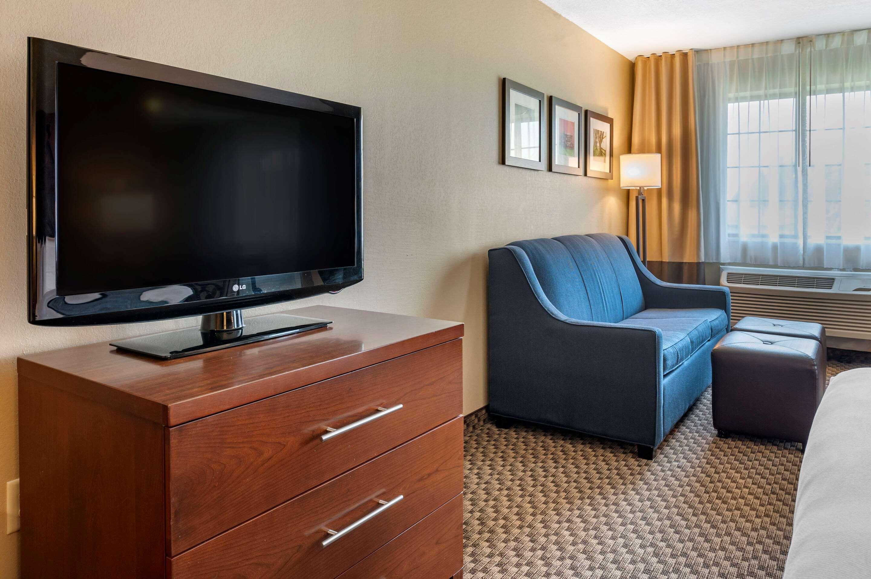 Comfort Inn & Suites Napoleon Ngoại thất bức ảnh