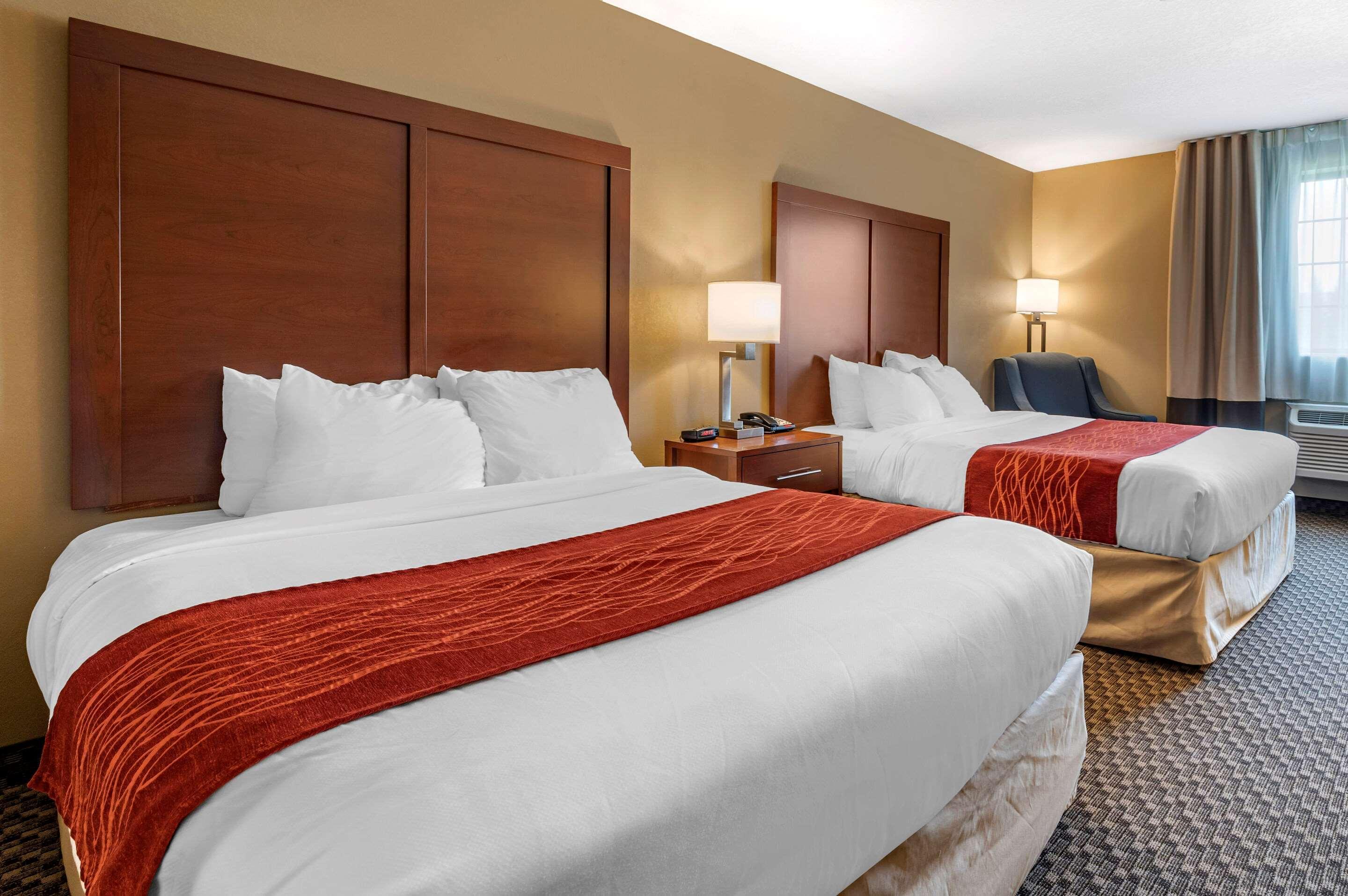 Comfort Inn & Suites Napoleon Ngoại thất bức ảnh
