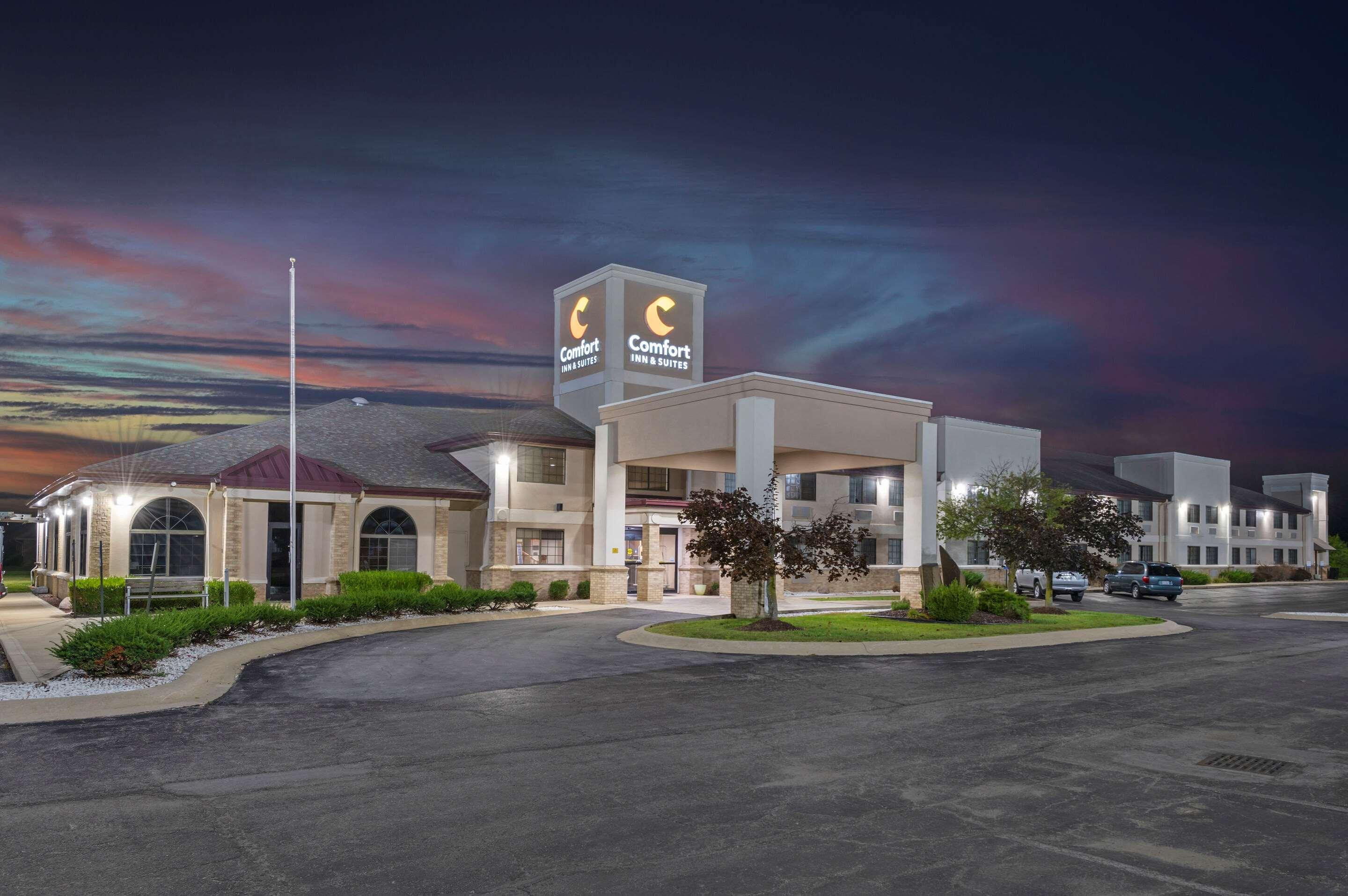 Comfort Inn & Suites Napoleon Ngoại thất bức ảnh