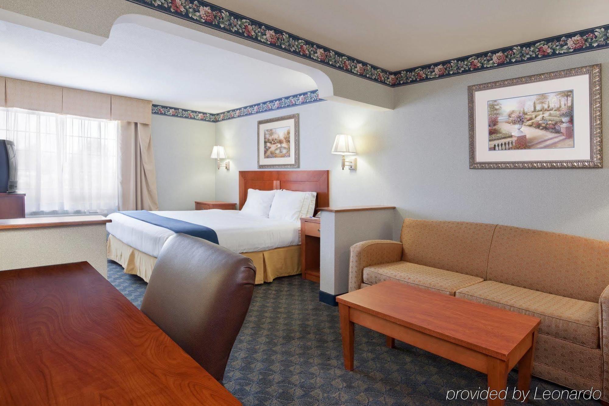 Comfort Inn & Suites Napoleon Phòng bức ảnh
